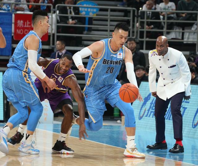 「中国青年网」京城德比引关注 首钢主场赢北控