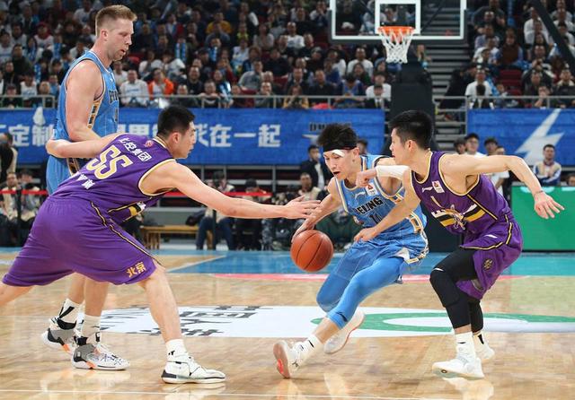 「中国青年网」京城德比引关注 首钢主场赢北控