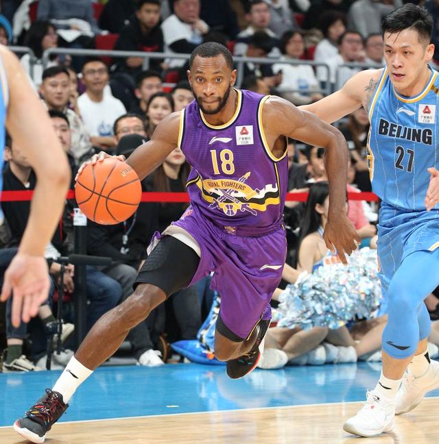 「中国青年网」京城德比引关注 首钢主场赢北控