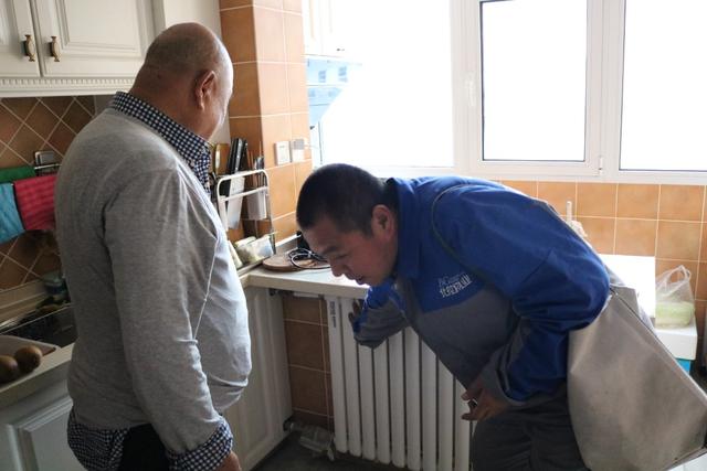 北京日报客户端■这小区一户暖气没放气，全楼都冻得打哆嗦