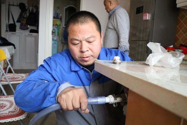 北京日报客户端■这小区一户暖气没放气，全楼都冻得打哆嗦