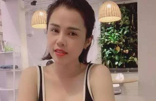 #光明网#贫困单身母亲花3年时间打工攒钱，现整容成美女改变生活