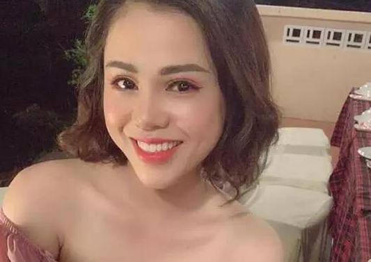 #光明网#贫困单身母亲花3年时间打工攒钱，现整容成美女改变生活