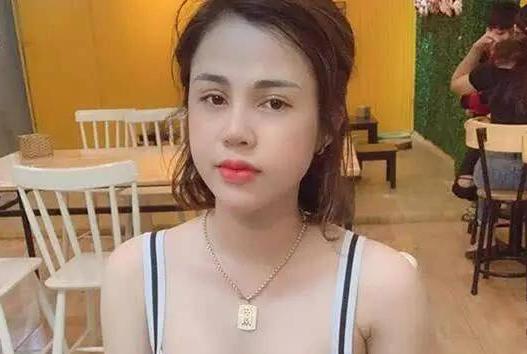 #光明网#贫困单身母亲花3年时间打工攒钱，现整容成美女改变生活