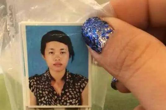 #光明网#贫困单身母亲花3年时间打工攒钱，现整容成美女改变生活