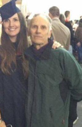 光明网■英国45岁女子从14岁开始怀孕生子，如今已是8个孩子的母亲