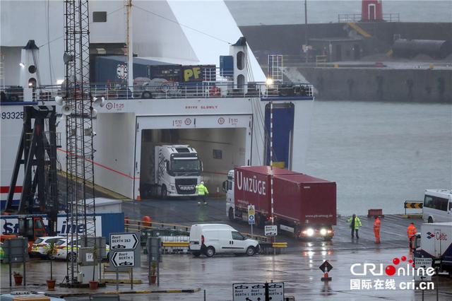 国际在线@又一起！从法国到爱尔兰的渡轮密封拖车中发现16人(高清组图)