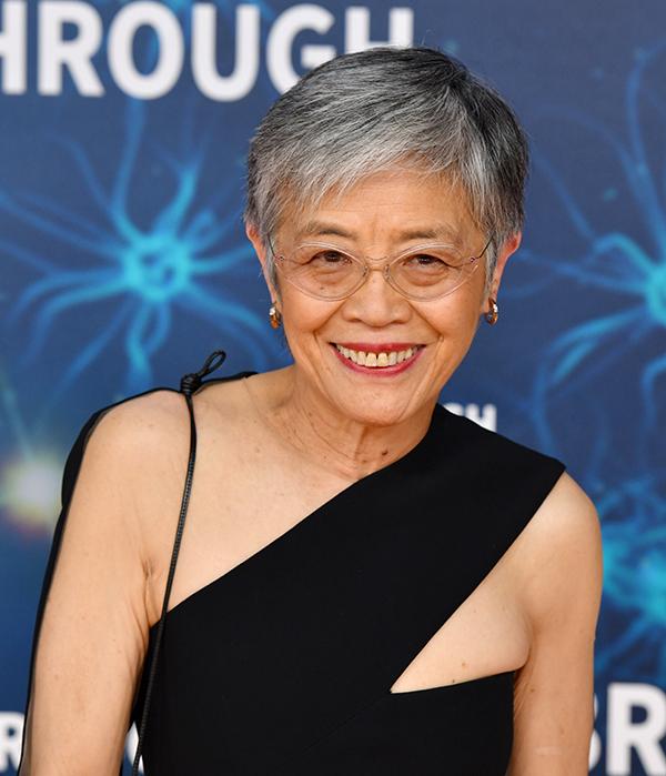 「澎湃新闻」专访华裔科学家李文渝：从弹钢琴到实验室，我知道自己想要的