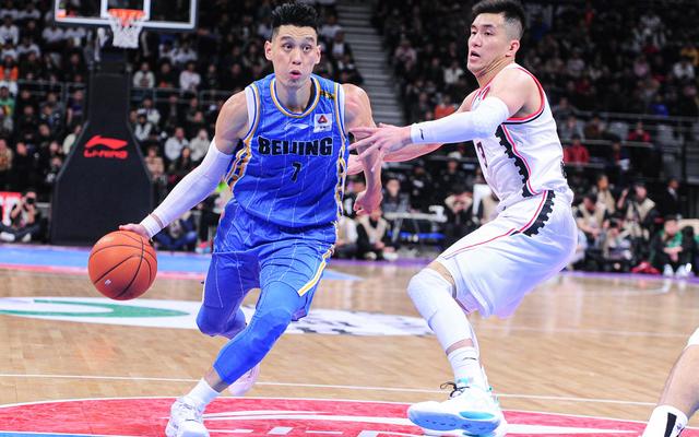 「新京报」林书豪PK郭艾伦话题十足，首钢北控双双败走东北