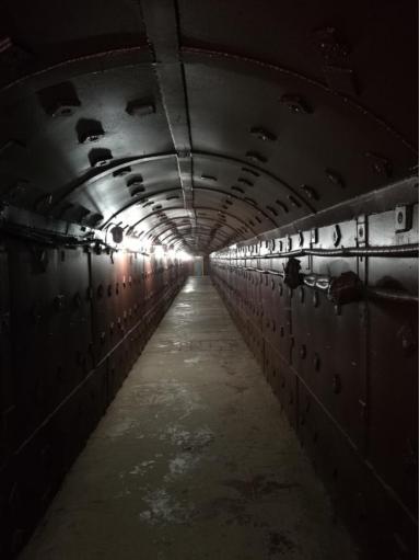 【南方周末】藏在地下深处的“冷战”