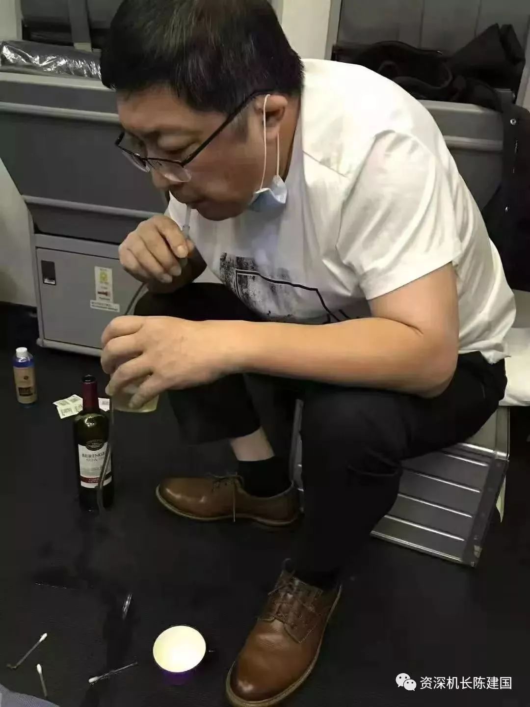 [澎湃新闻]用嘴导尿的医生，是作秀？