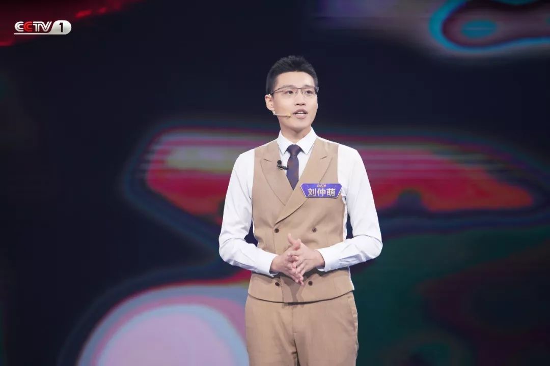 【央视一套】“主持人大赛”12位选手为热爱发声，CCTV-1今晚八点档，敬请关注！