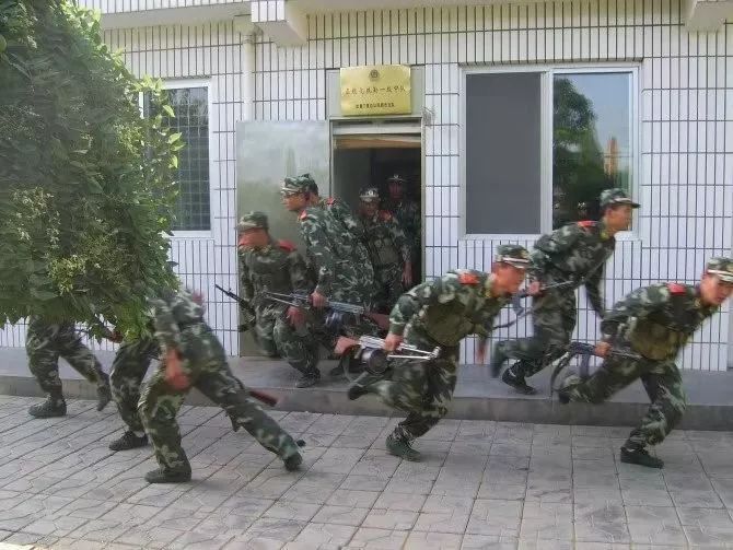 人民武警：熄灯号丨一名16年老兵的坚守