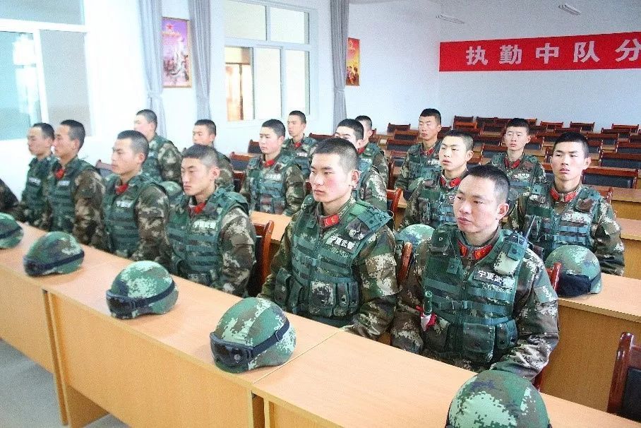人民武警：熄灯号丨一名16年老兵的坚守