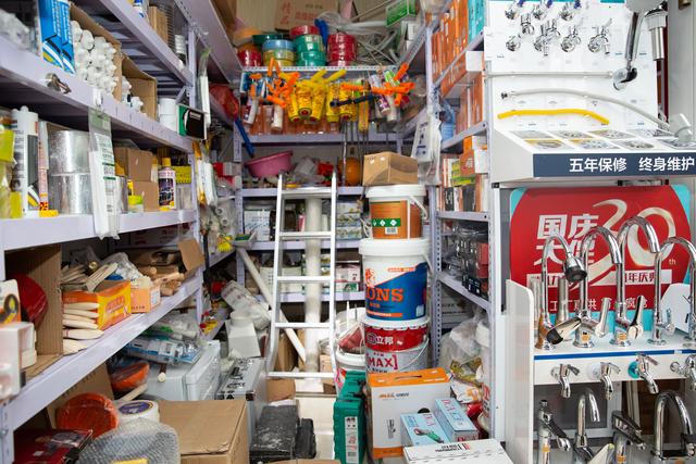 「新京报」胡同管家凤维然：破局停车问题，开设便民五金店