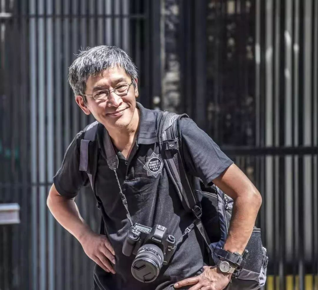 参考消息：今天，我们送别他——