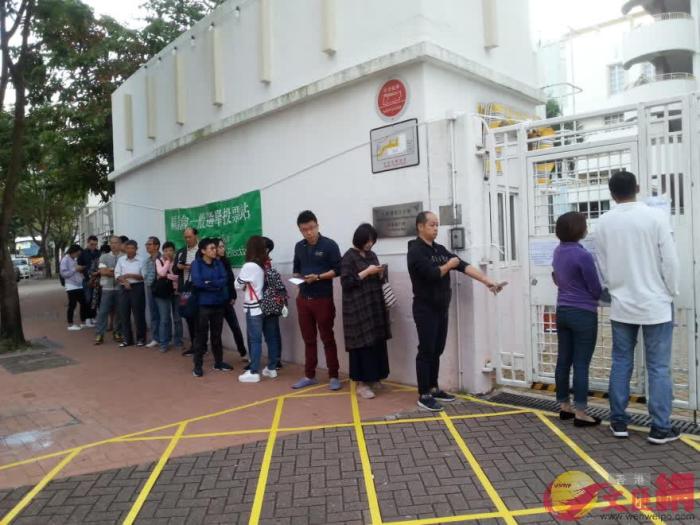 齐鲁网：香港区议会选举今日投票，舆论呼吁市民以票止乱