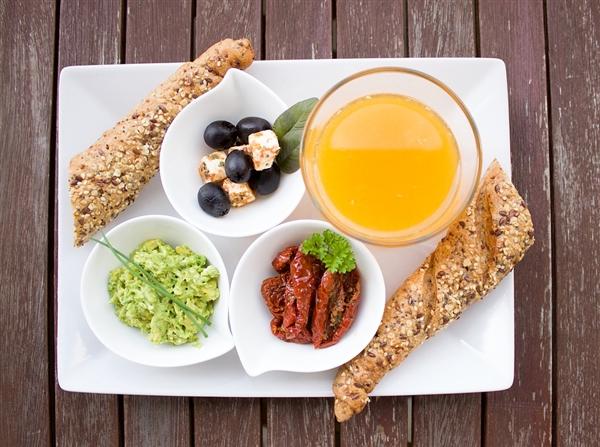 「环球网」按时吃饭吧！不吃早饭的学生成绩更差：相差10分