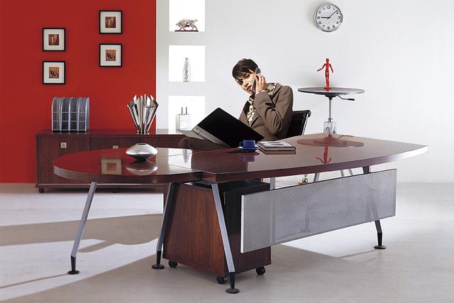 【南方周末】人在职场 | 通讯录会说话