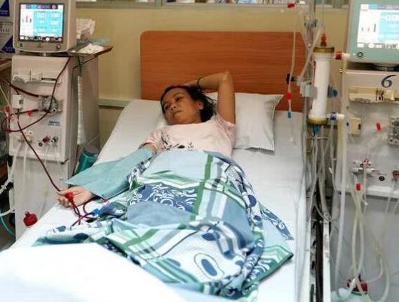 「光明网」女子兄妹5人患肾病3人死亡，丈夫辞去教师工作送外卖为其治病