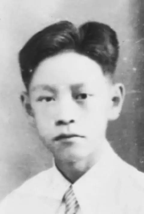[光明网]以子试“毒”，他用一颗糖丸拯救了整整三代中国人