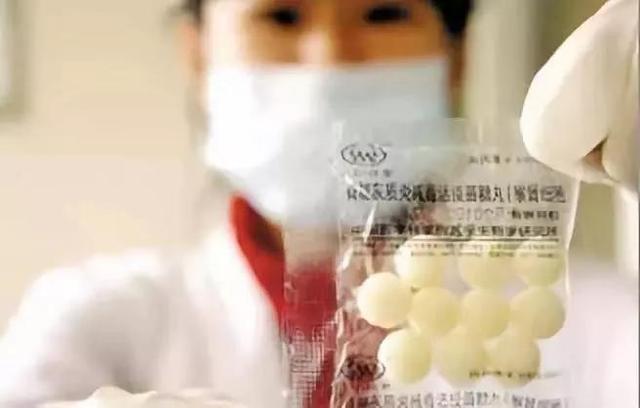 [光明网]以子试“毒”，他用一颗糖丸拯救了整整三代中国人