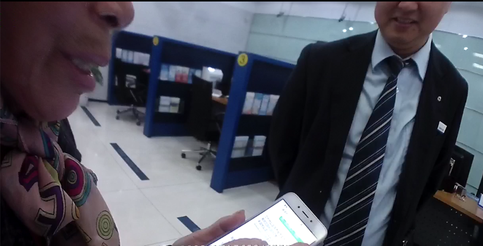 「文汇报」中奖了！14000元就可以买下馆藏一对熊猫珍币？“收藏馆馆长”的套路让70岁老太很激动……