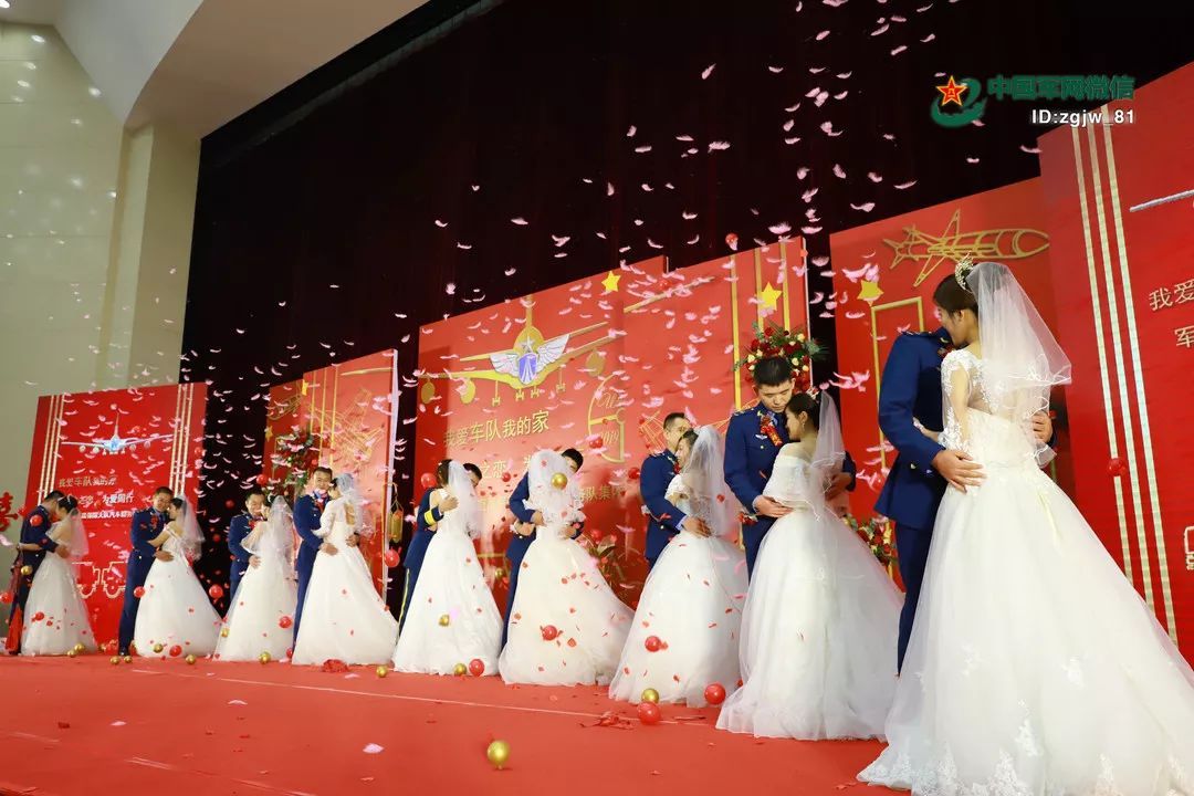 【中国军网】看了这场集体婚礼，你会懂得军人的爱情