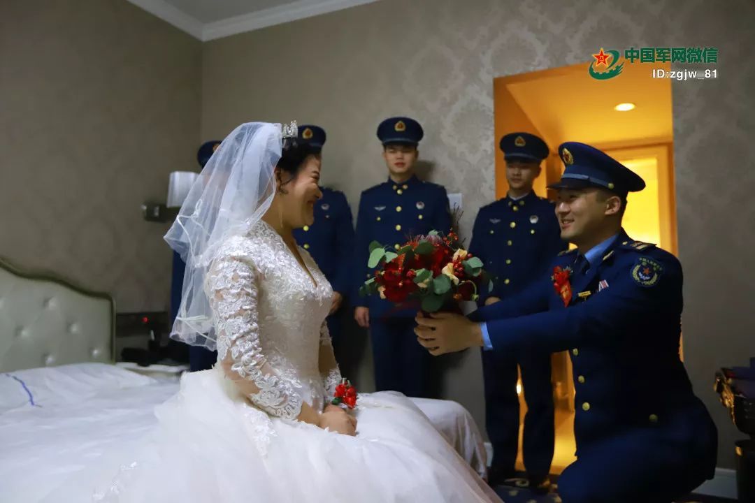 【中国军网】看了这场集体婚礼，你会懂得军人的爱情
