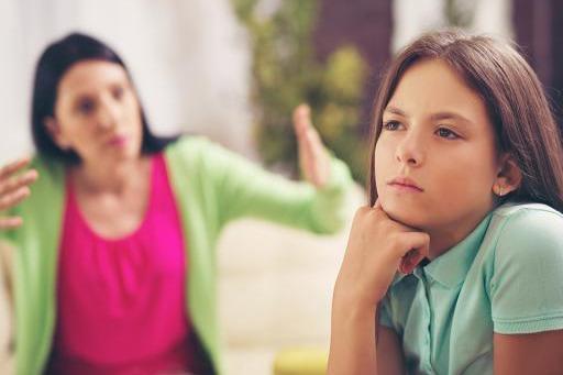 「光明网」叛逆期并非在“青春”和2岁才有，三个特点告诉家长：孩子要叛逆