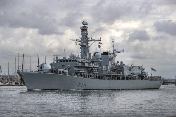 参考消息■三股力量齐聚霍尔木兹海峡：力争“护航”主导权