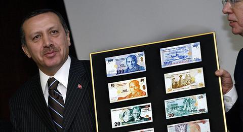 海外网■土耳其里拉走向崩溃边缘 土总统：爱国你就抛售美元吧