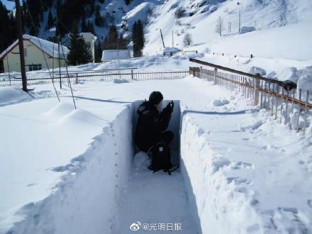 「光明网」天山深处的雪崩研究站，已经坚守50多年