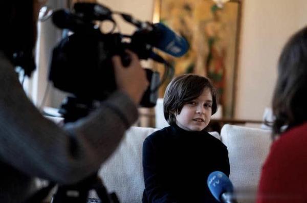 【光明网】“神童”9岁拿学士学位，还一直爷爷奶奶带，天才随机的没道理