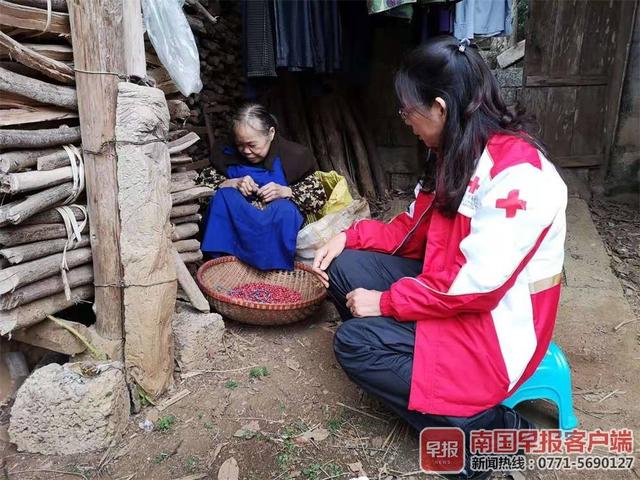 「中国青年网」感人！地震发生时，75的哥哥冲回家救73岁失明妹妹