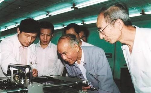 [环球网]张履谦：履行谦逊 志在蓝天