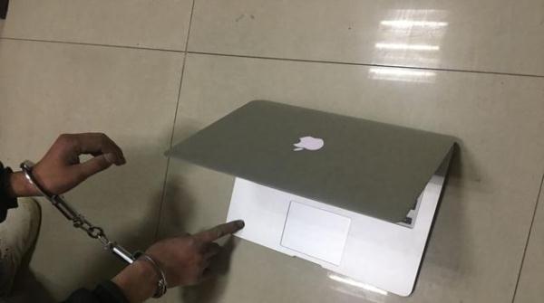 「光明网」工资比工友少！那我拿你个“苹果”