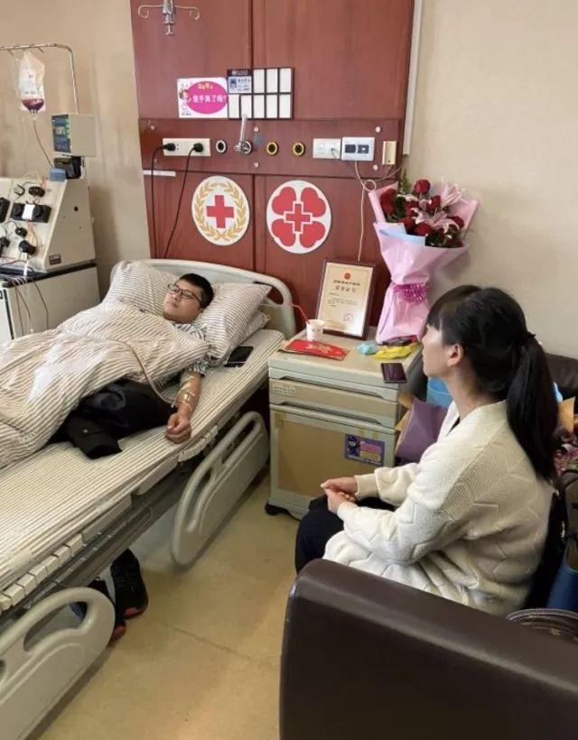 环球网：90后奶爸来杭，瞒着父母干了件大事！面对比自己重20斤的陌生女子，他的选择令人感动...