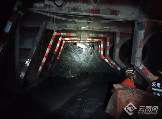 「澎湃新闻」临沧发生致6死6失联事故在建隧道：工期紧，施工掘进困难