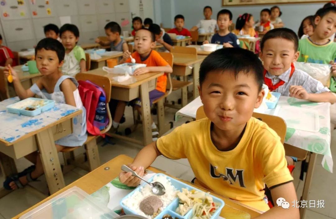 北京日报客户端：学生营养餐“北京标准”划了道硬杠杠：必须吃当年新米