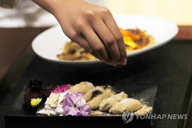 「人民网」韩国—东盟特别峰会之韩国料理大赛决赛在首尔举行