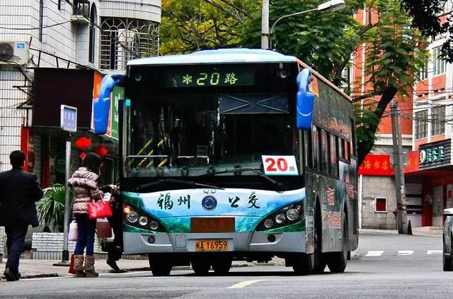 6月23日,20路全线更换厦门金旅xml6105jevw0c1型10米级纯电动城市客车