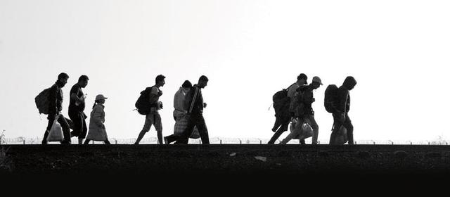 中青在线■无父无母 小“偷渡客”奔向美国边境