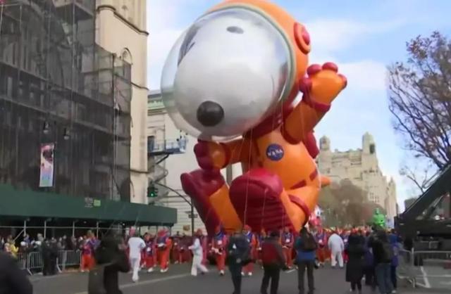 [新京报]“花样百出”的感恩节，特朗普今年也有了新动作