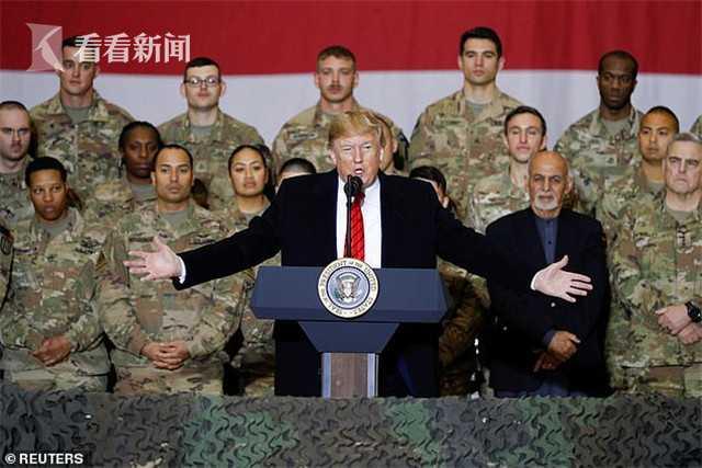 看看新闻■特朗普没去海湖庄园过感恩节 突访阿富汗 和士兵吃火鸡被指摆拍