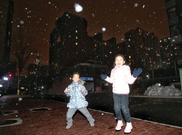 「新京报」北京初雪，如约而至