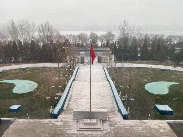 中国青年网@雪花进京 延庆已经开始飘雪