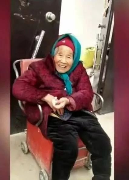 共青团中央：青听丨这才是每个人的“后台”