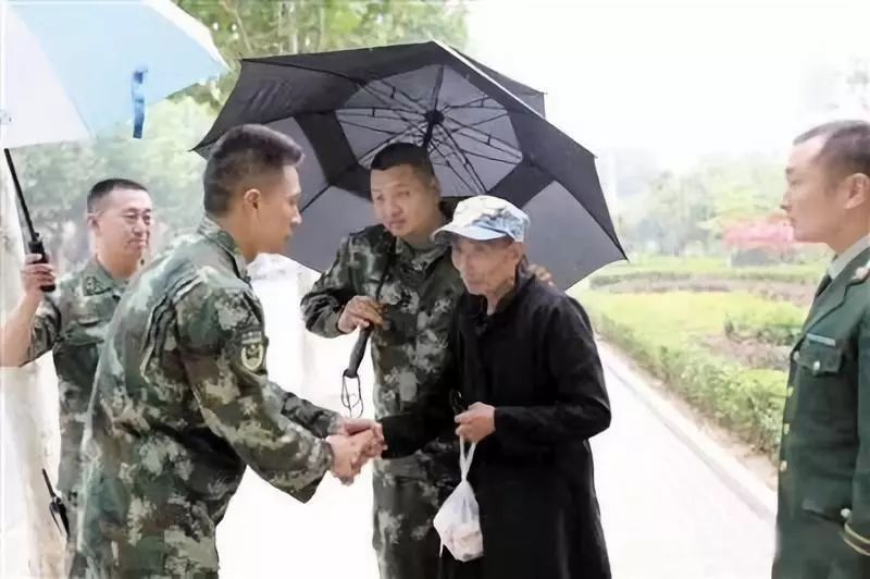 共青团中央：青听丨这才是每个人的“后台”