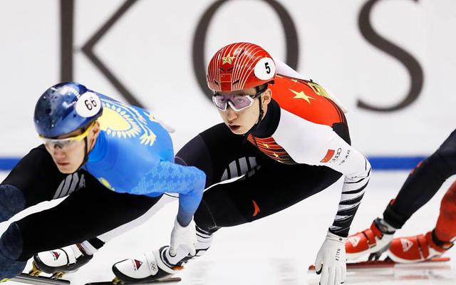 新京报■短道世界杯日本站，武大靖率中国队拿下一金